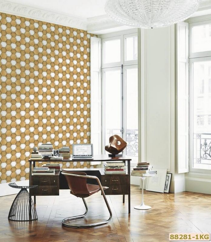 Giấy dán tường với họa tiết hình lục giác khiến không gian phòng làm việc trở nên sang trọng hơn